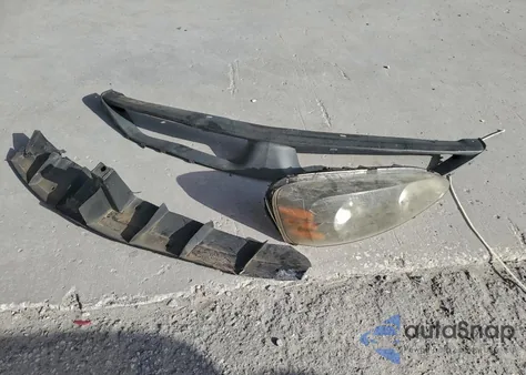 2004 Pontiac Grand Prix Gt2 z USA, uszkodzony, nr VIN 2G2WS522541134453